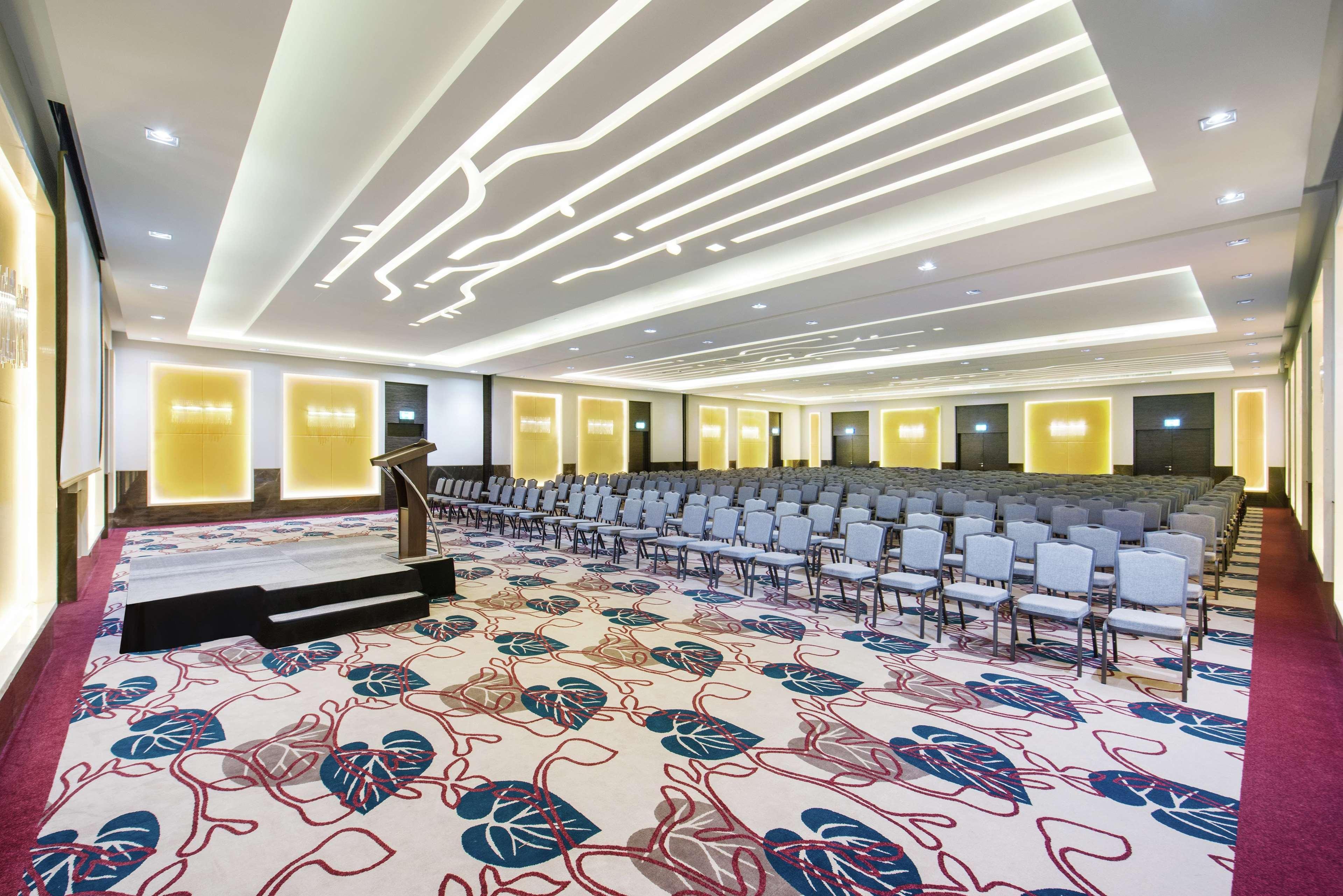Hilton Garden Khaimah Hotel 4*